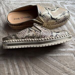 Five Tribe Snake Print Slip-On Shoes